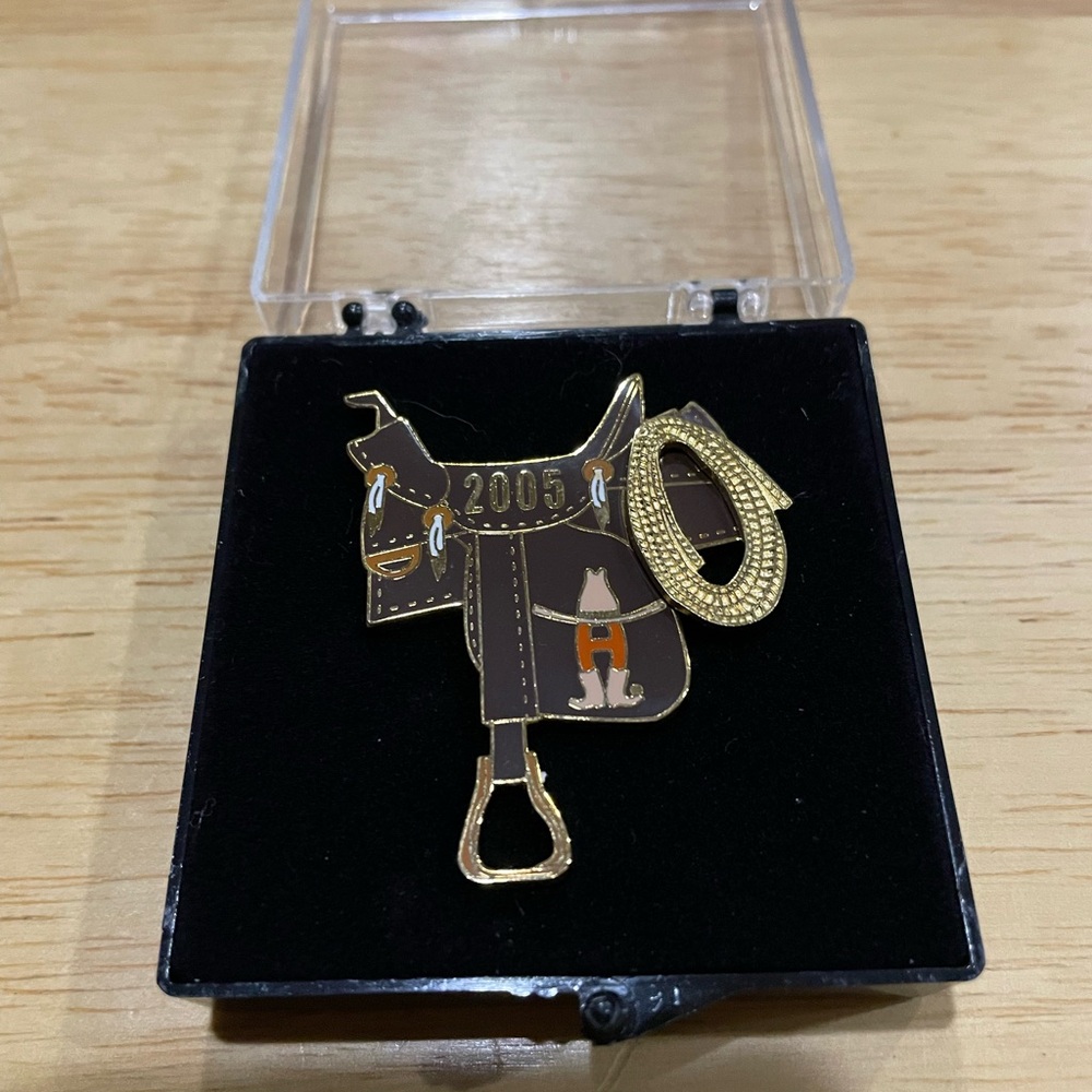New 2005 Houston Livestock Show And Rodeo Badge